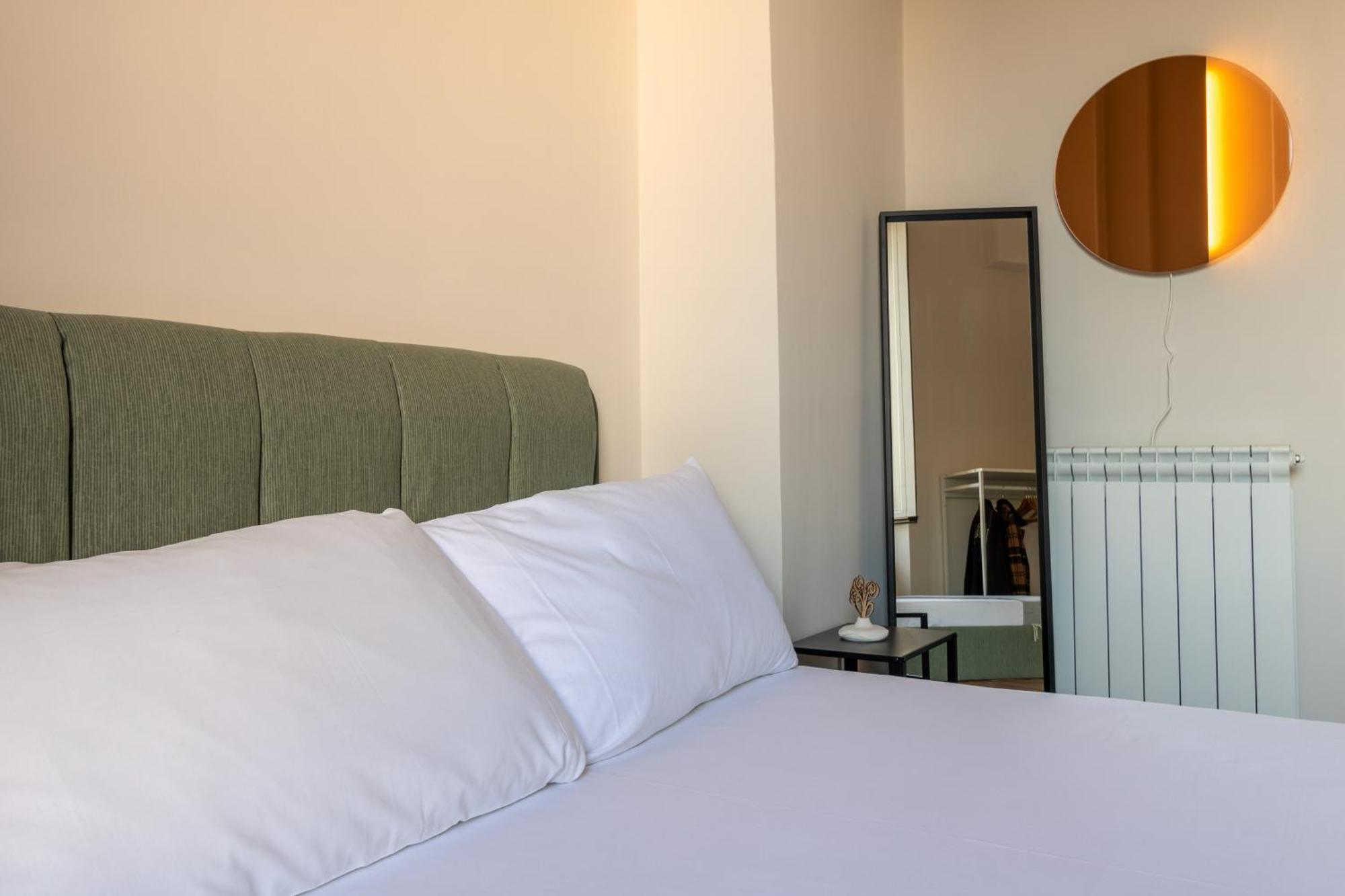 Joe Litty Hotel Rom